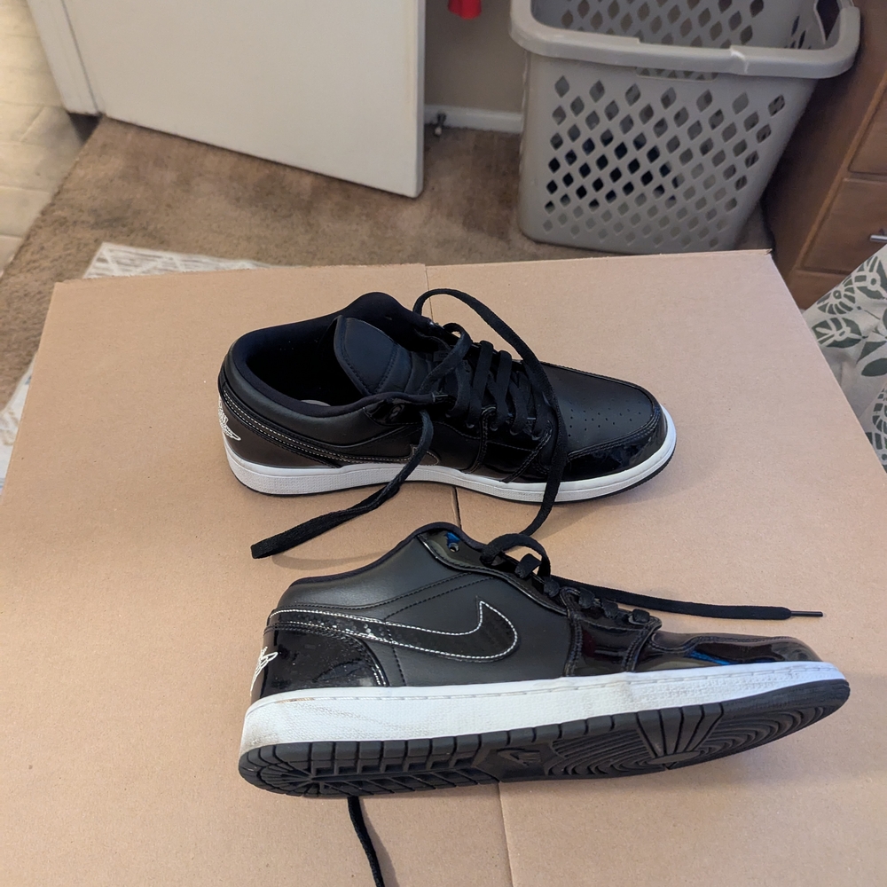 Nike Black Athletic Shoes with White Sole